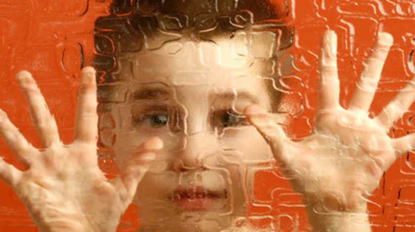 به مناسبت روز جهانی اوتیسم؛ یک کودک مبتلا دنیا را چگونه می‌بیند؟!
