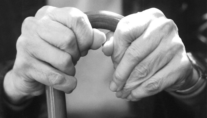 نحوه رفتار صحیح با سالمندان