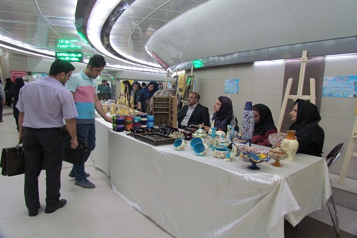 زیرگذرهای مترو، میزبان بازارچه‌ های خیریه