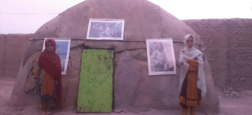 ساخت اولین کتابخانه کپری جهان، به همت نیکوکار يدالله مبارکی