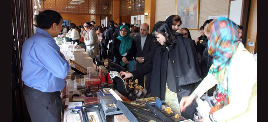 برپایی بازارچه خیریه به نفع بیماران نیازمند در اصفهان