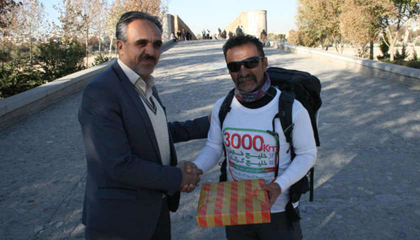 پیاده روی برای حمایت از کودکان بی‌سرپرست و بدسرپرست