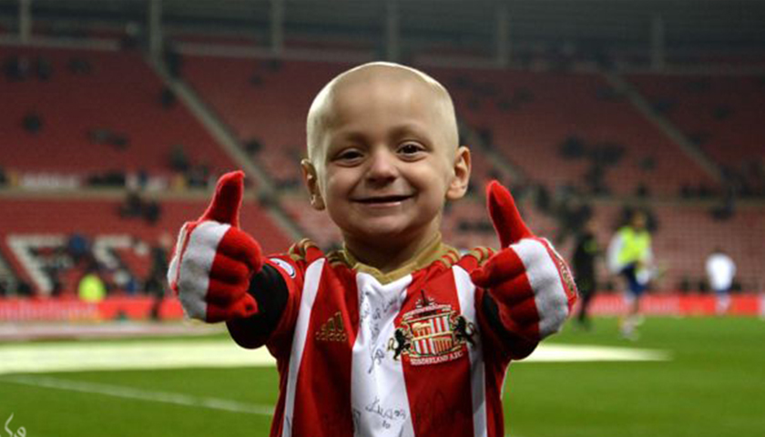 کودک ٥ ساله مبتلا به سرطان برنده جايزه بهترين گل ماه ليگ جزيره